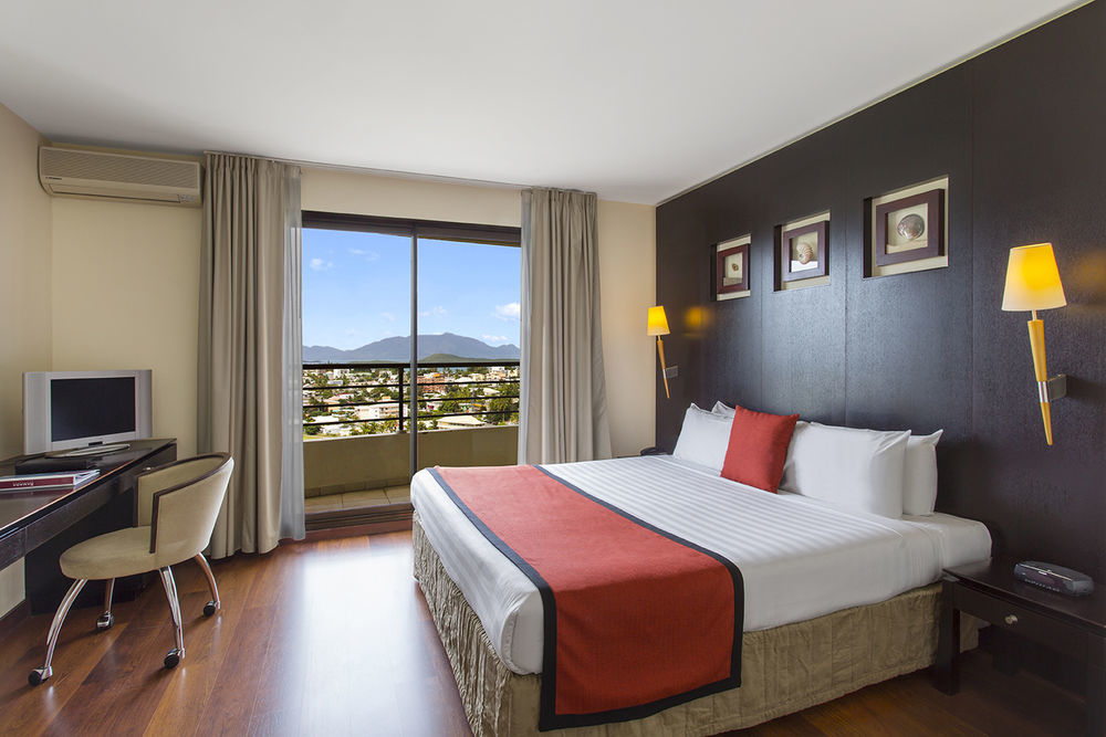 Ramada Hotel & Suites By Wyndham Нумеа Экстерьер фото
