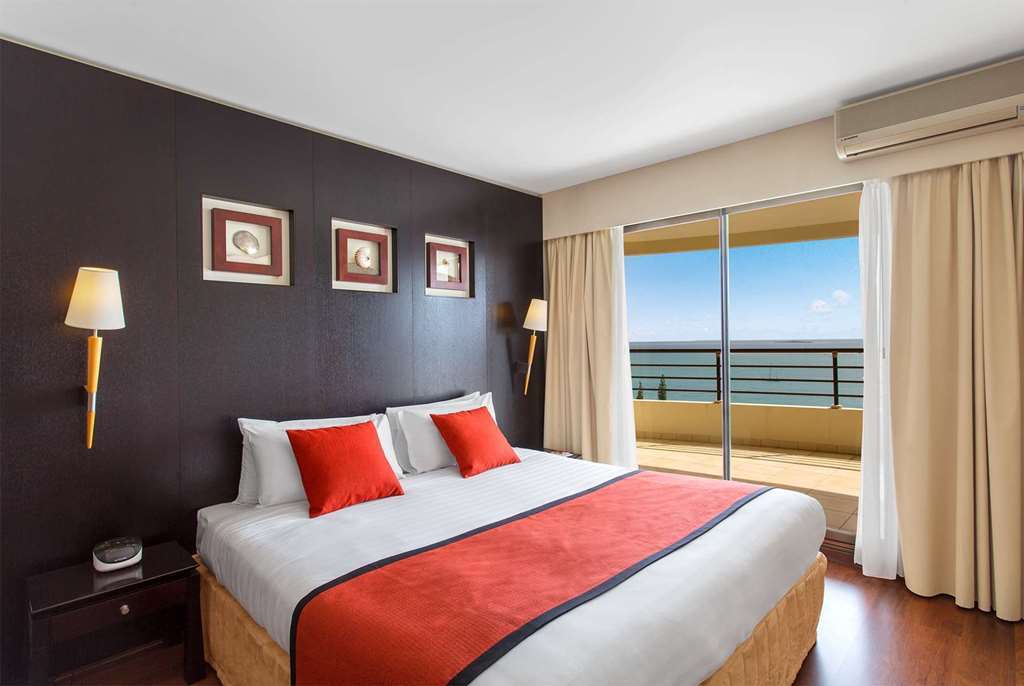 Ramada Hotel & Suites By Wyndham Нумеа Экстерьер фото