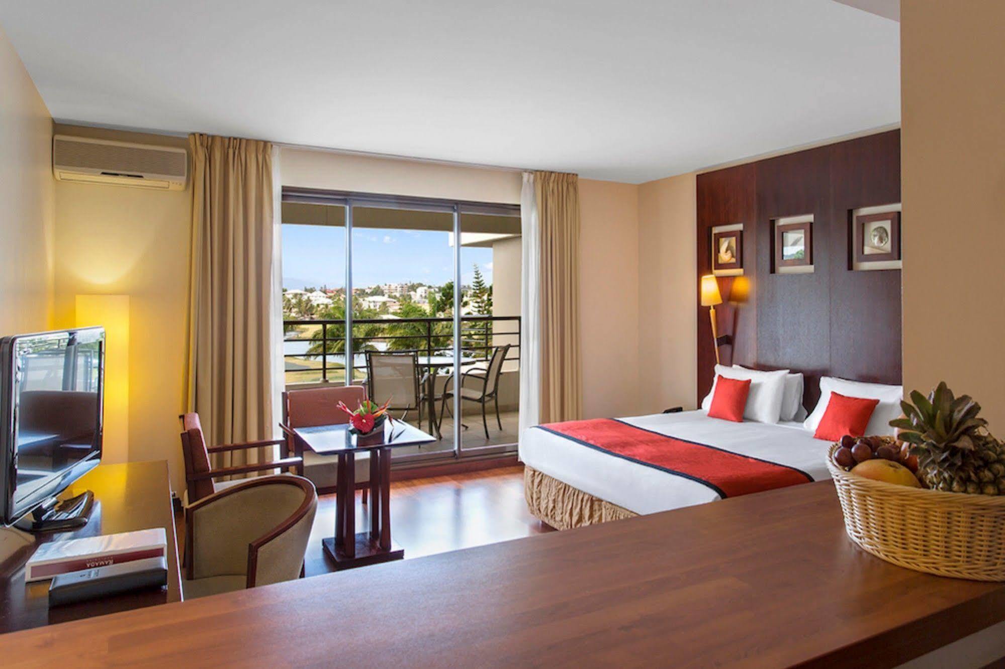 Ramada Hotel & Suites By Wyndham Нумеа Экстерьер фото