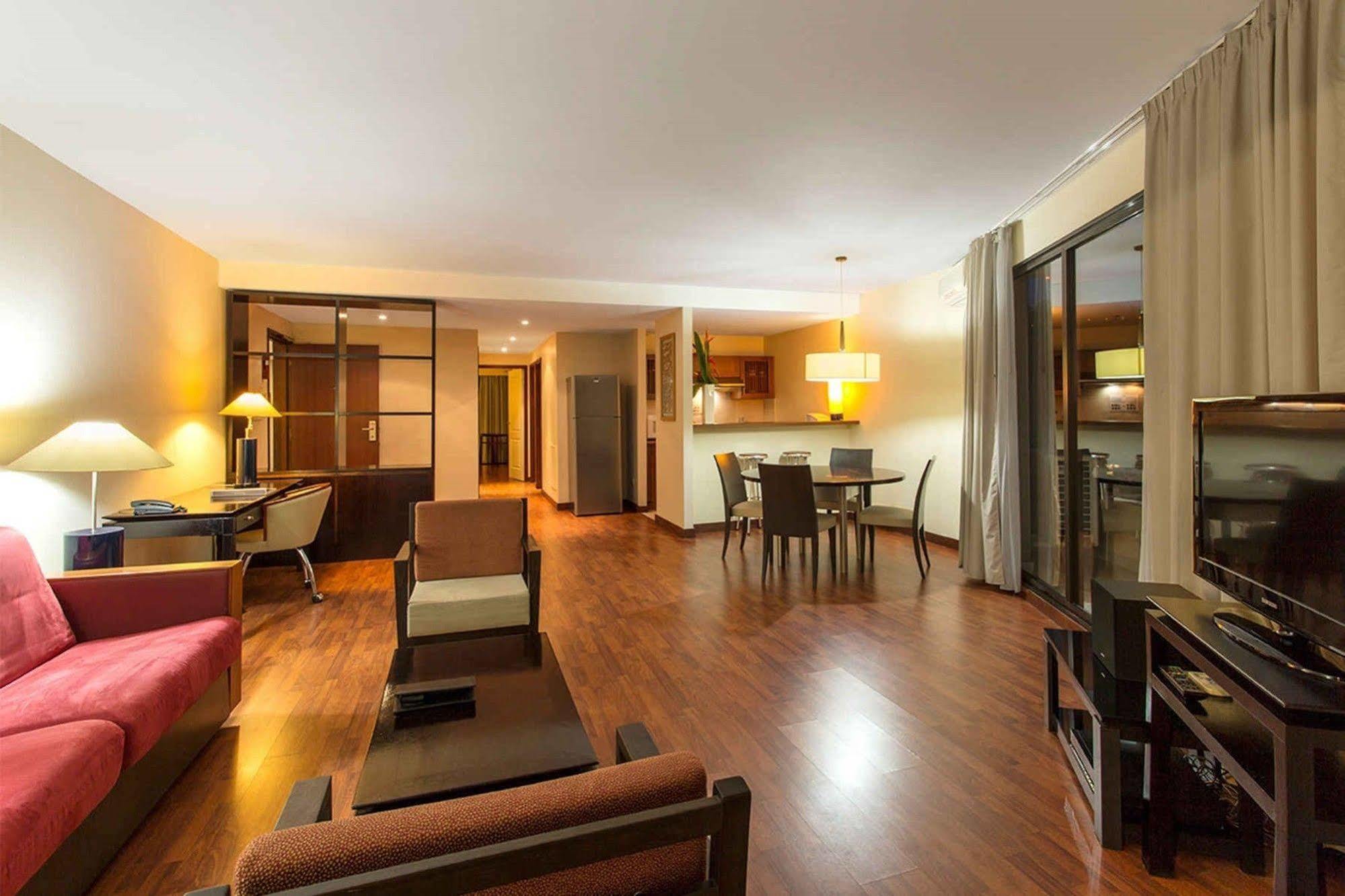 Ramada Hotel & Suites By Wyndham Нумеа Экстерьер фото