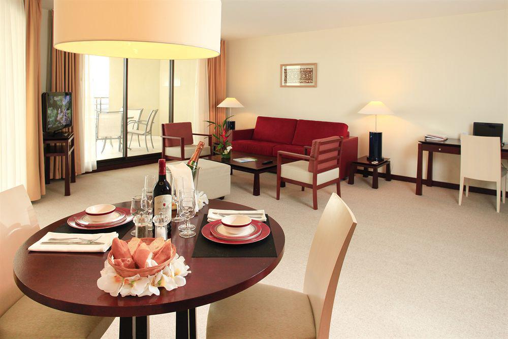 Ramada Hotel & Suites By Wyndham Нумеа Экстерьер фото